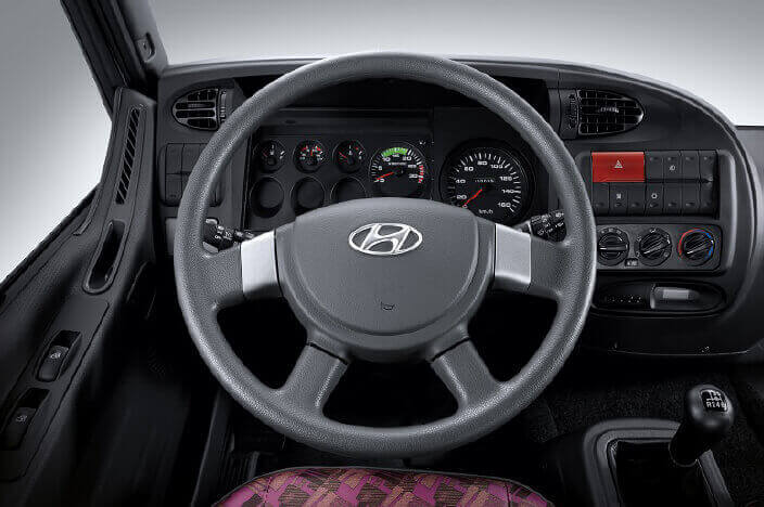 Hyundai HD210 nội thất 2